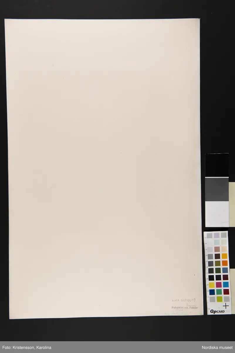 Pojke med skinnförkläde. "Ax. Ender?"