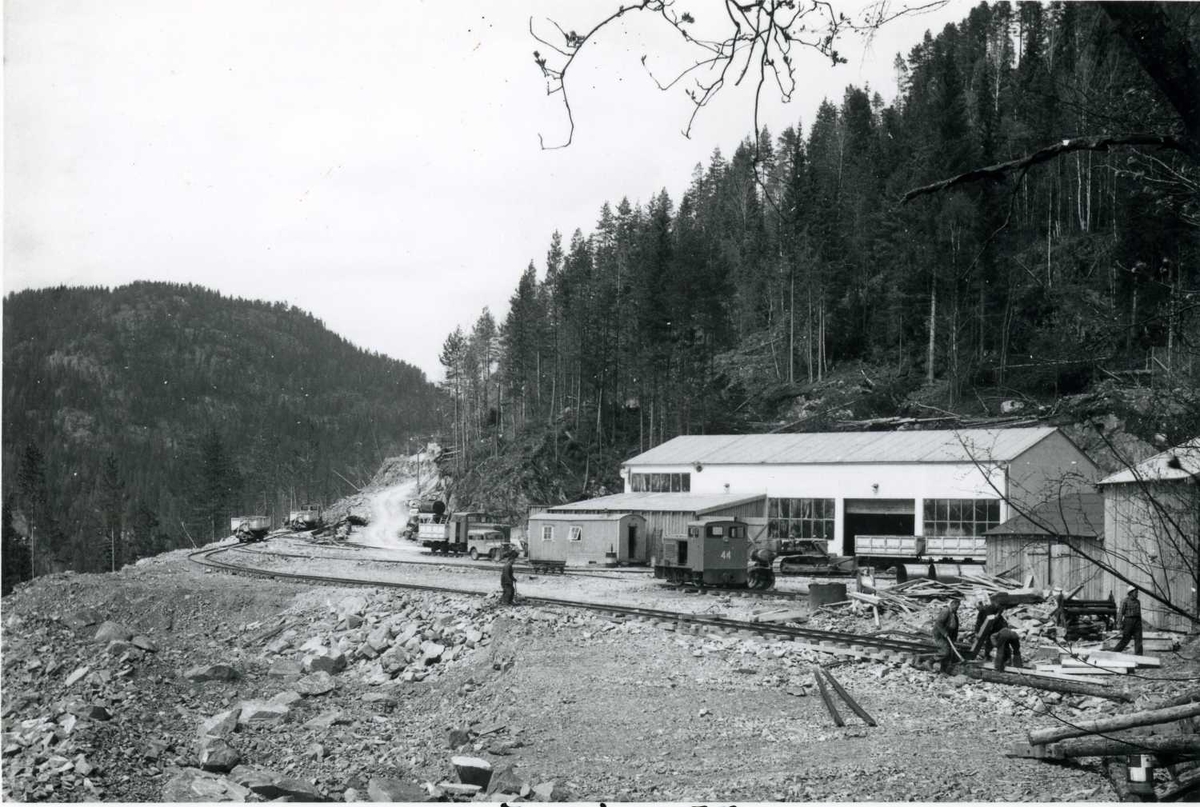 Verksted med skinnelegging Ravnejuv    Juni-58.tif