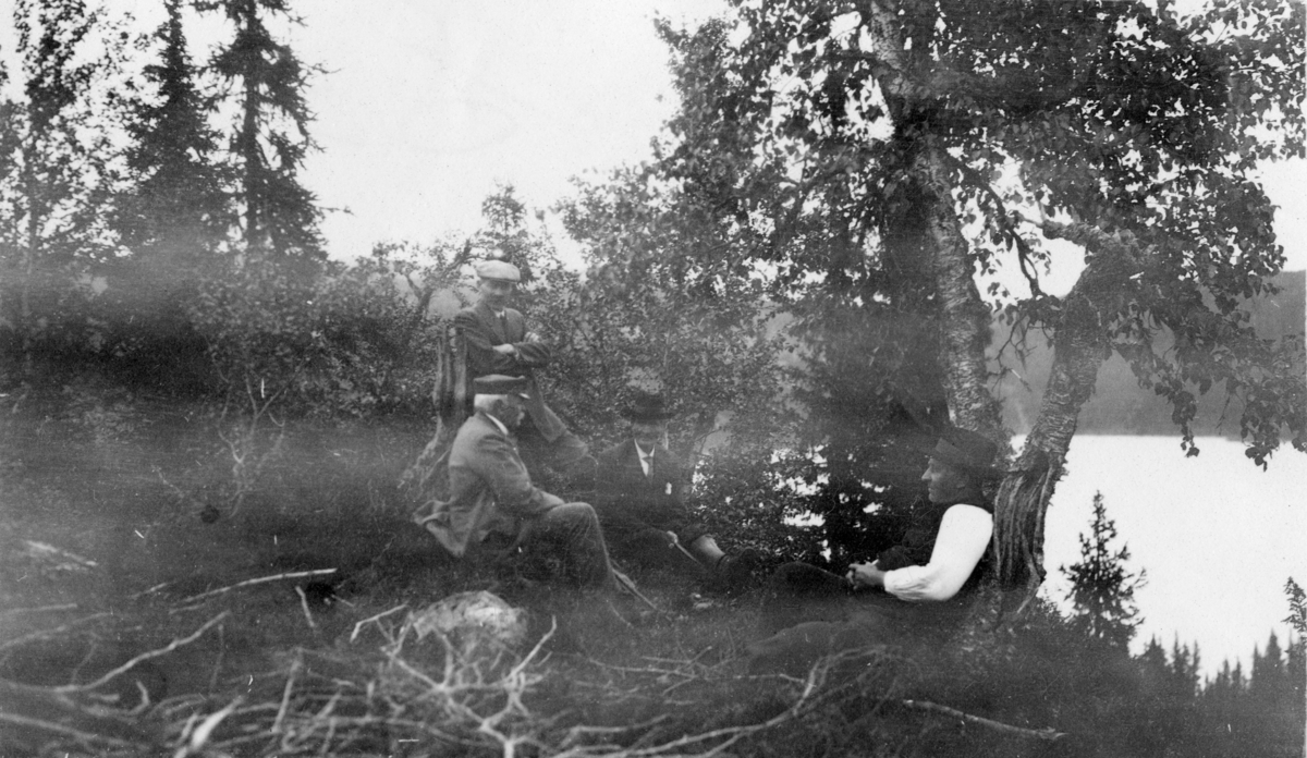 Fotoarkivet etter Gunnar Knudsen. "Telemarksturen 1920, Hjartdal"