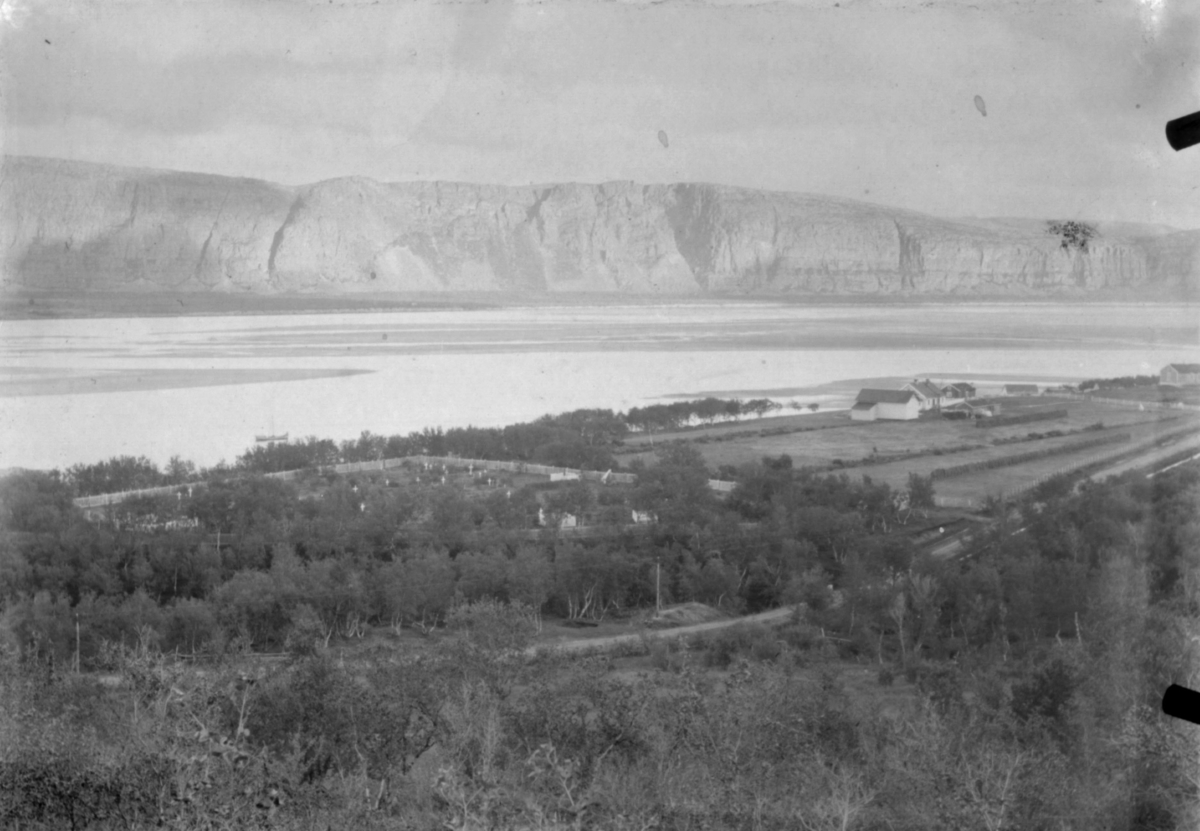 Langnes i Tana fotografert fra høyden