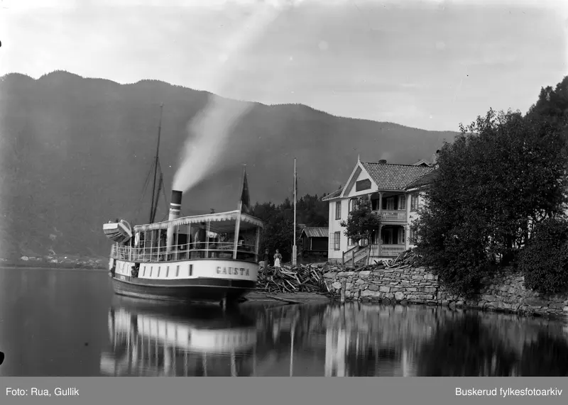 Fagerstrand Hotell. D/S Gausta ved kai