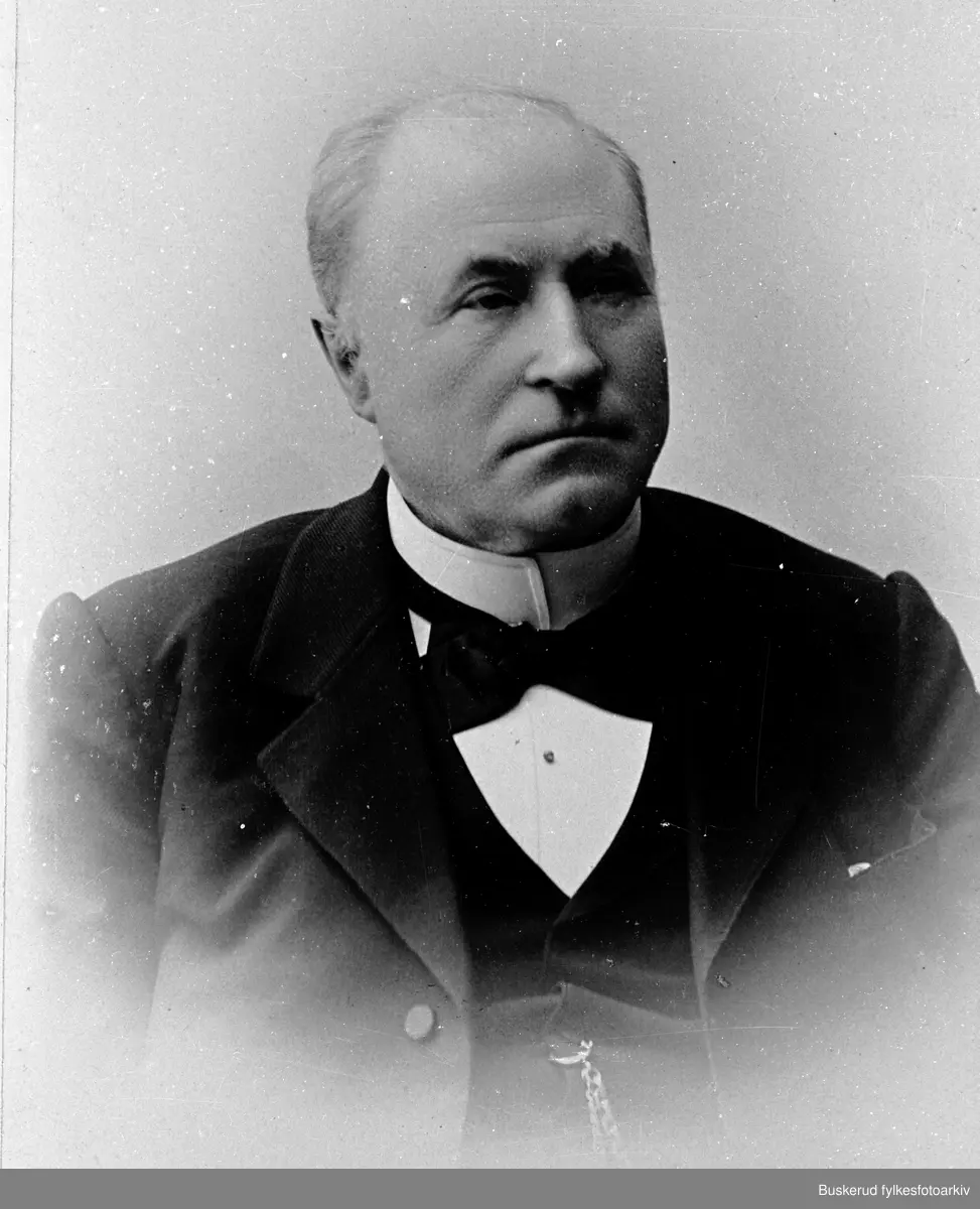 Thorvald Lie 
Overretts sakfører