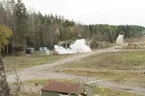 Kopia av Vasas 24-pundiga bronskanonen provskjuts vid Saab Bofors Test Center i Karlskoga.Skottet riktades mot en kopia av en del av Vasas fartygssida.