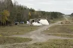 Kopia av Vasas 24-pundiga bronskanonen provskjuts vid Saab Bofors Test Center i Karlskoga.Skottet riktades mot en kopia av en del av Vasas fartygssida.