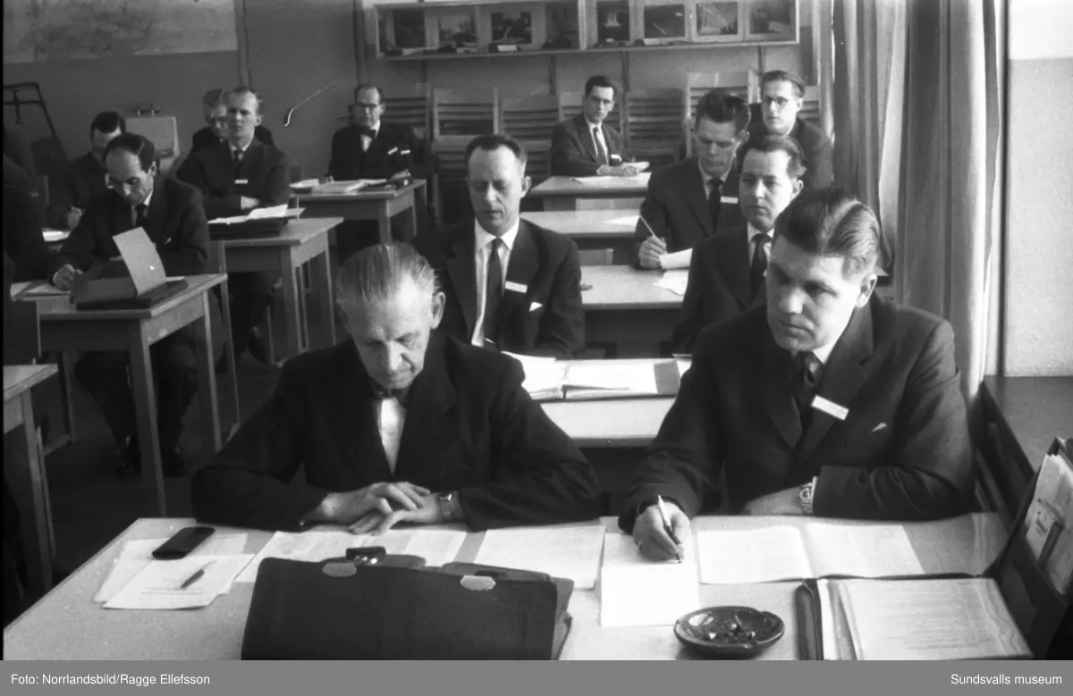 Skolkamrerer på skolbänken på Verkstadsskolan.