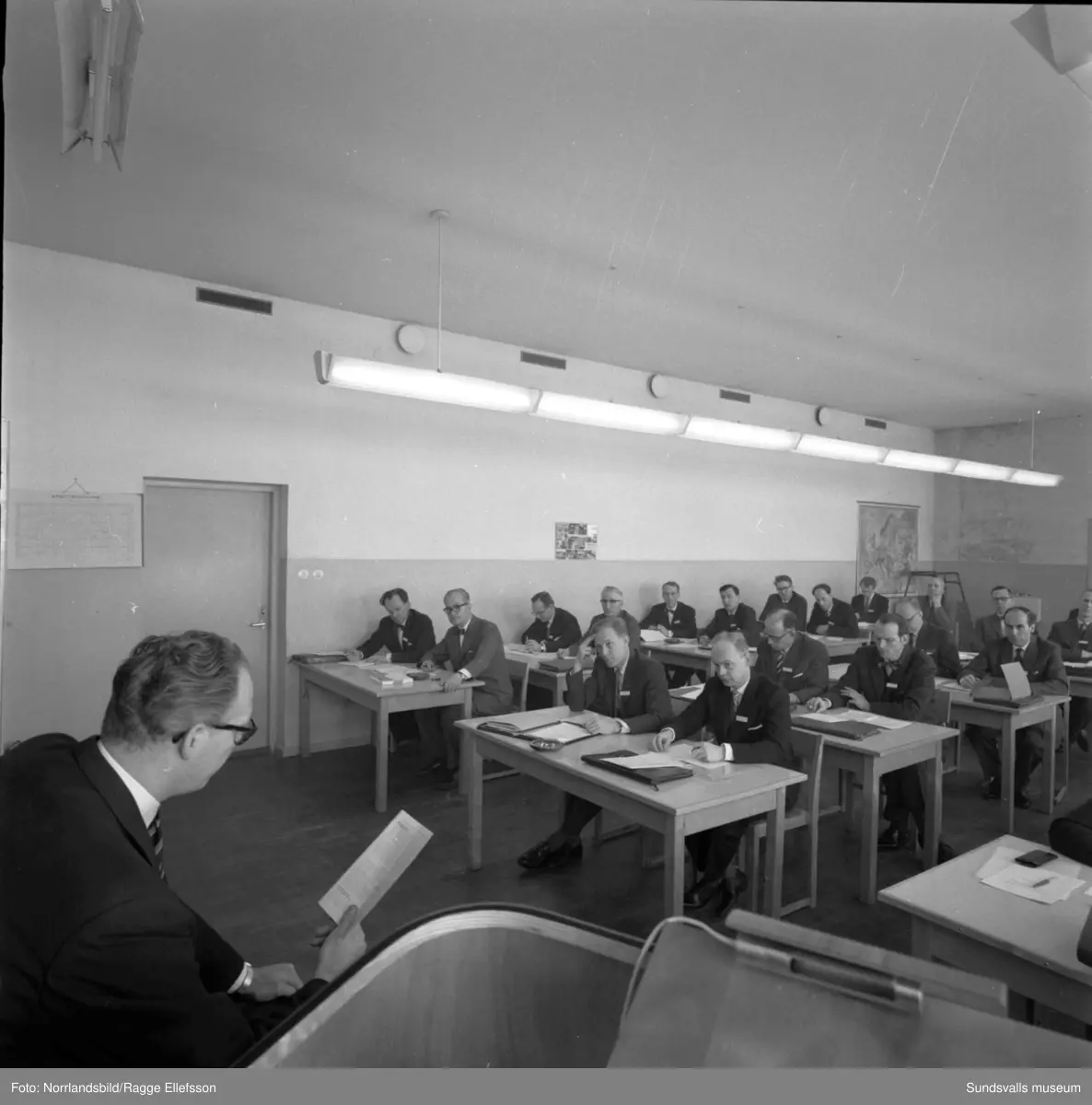 Skolkamrerer på skolbänken på Verkstadsskolan.