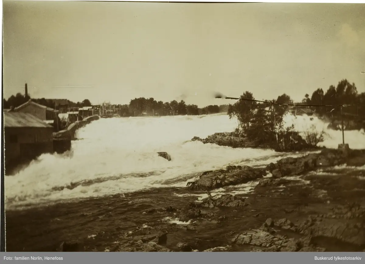 Hønefossen
Hønefoss bruk
Hønefoss teglverk