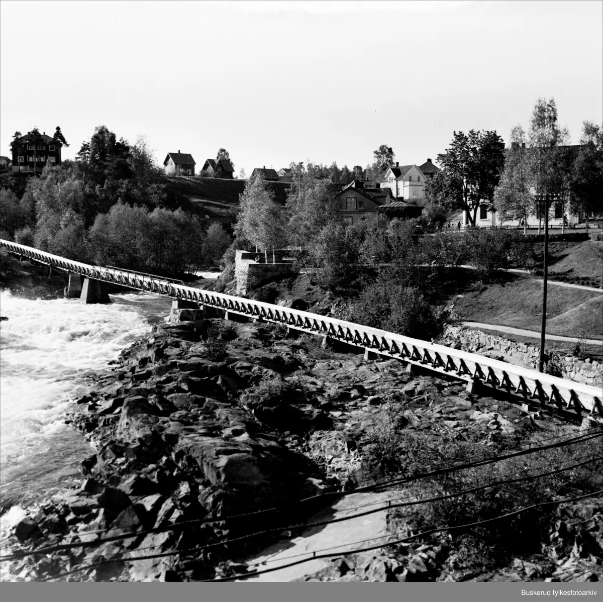 Tømmer-renna ved Hønefossen