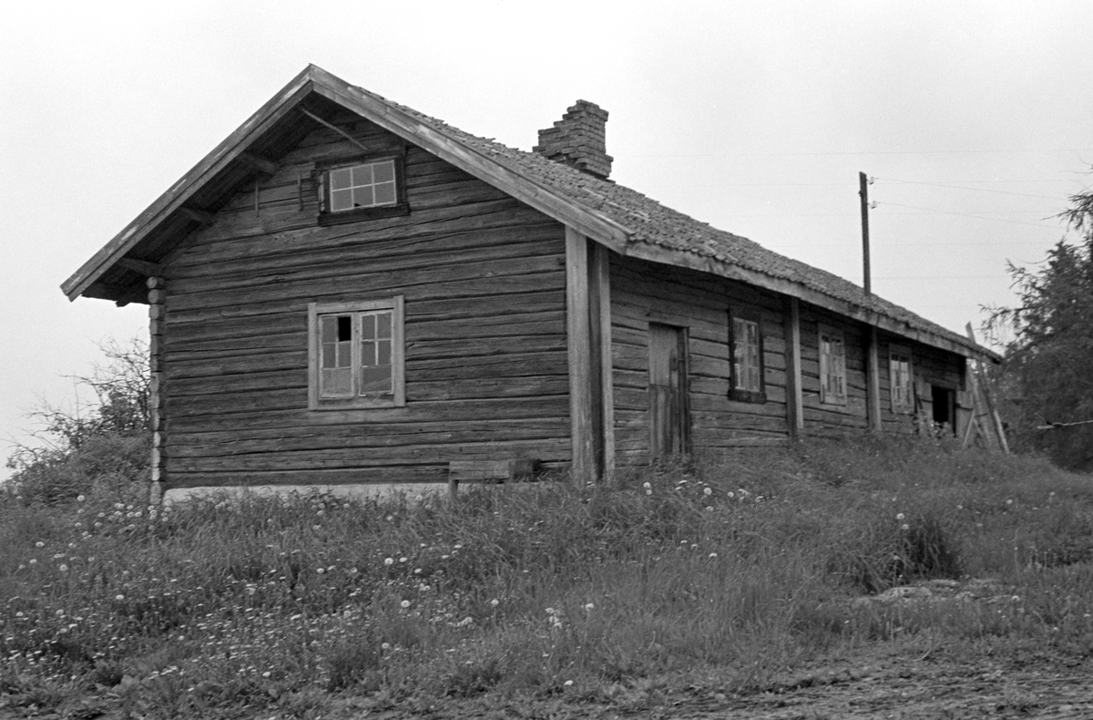 FRA SØRUM, STANGE, HUS FRA GÅRD NR. 131. 