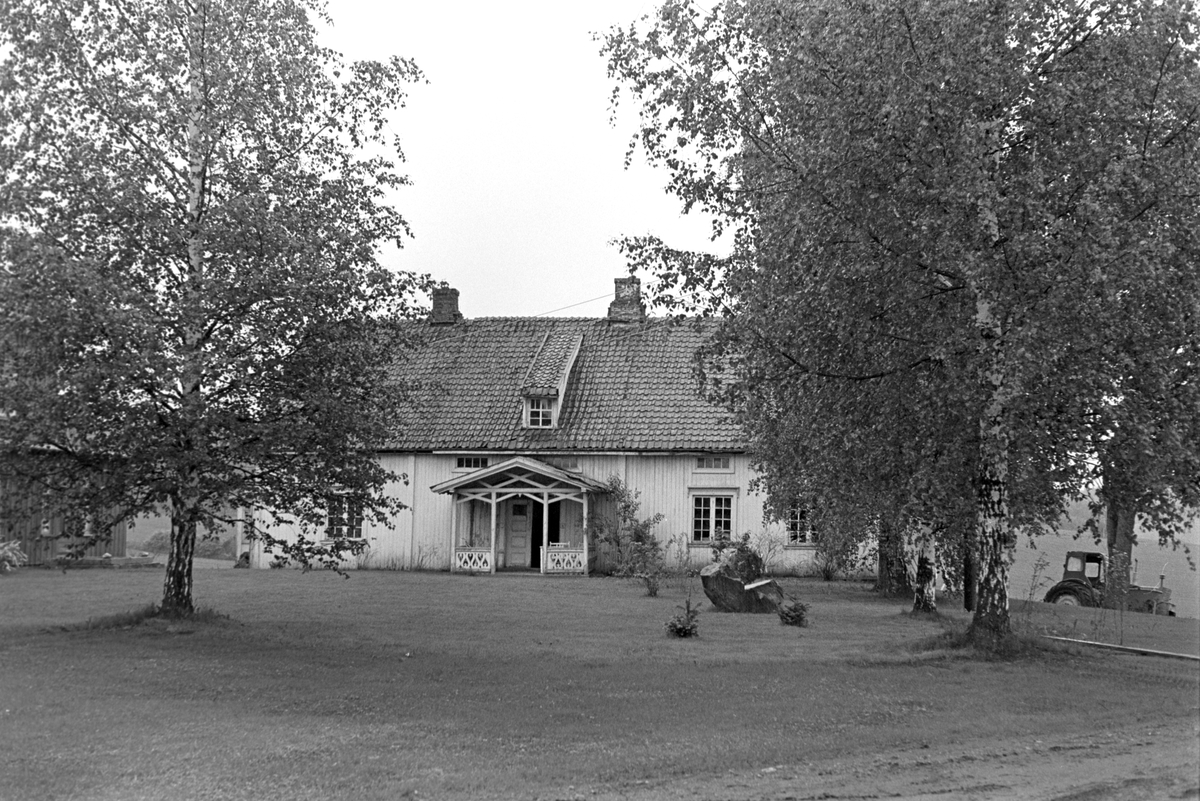 FRANG, STANGE, GÅRD NR. 130, HOVEDBYGNING M/ TRÆR. 