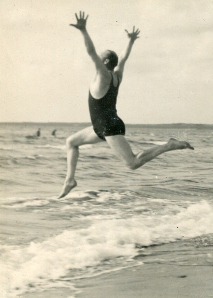 Bild från 6.komp. I 16 sommaren 1932.
"Strandplastik på Tylebäck."