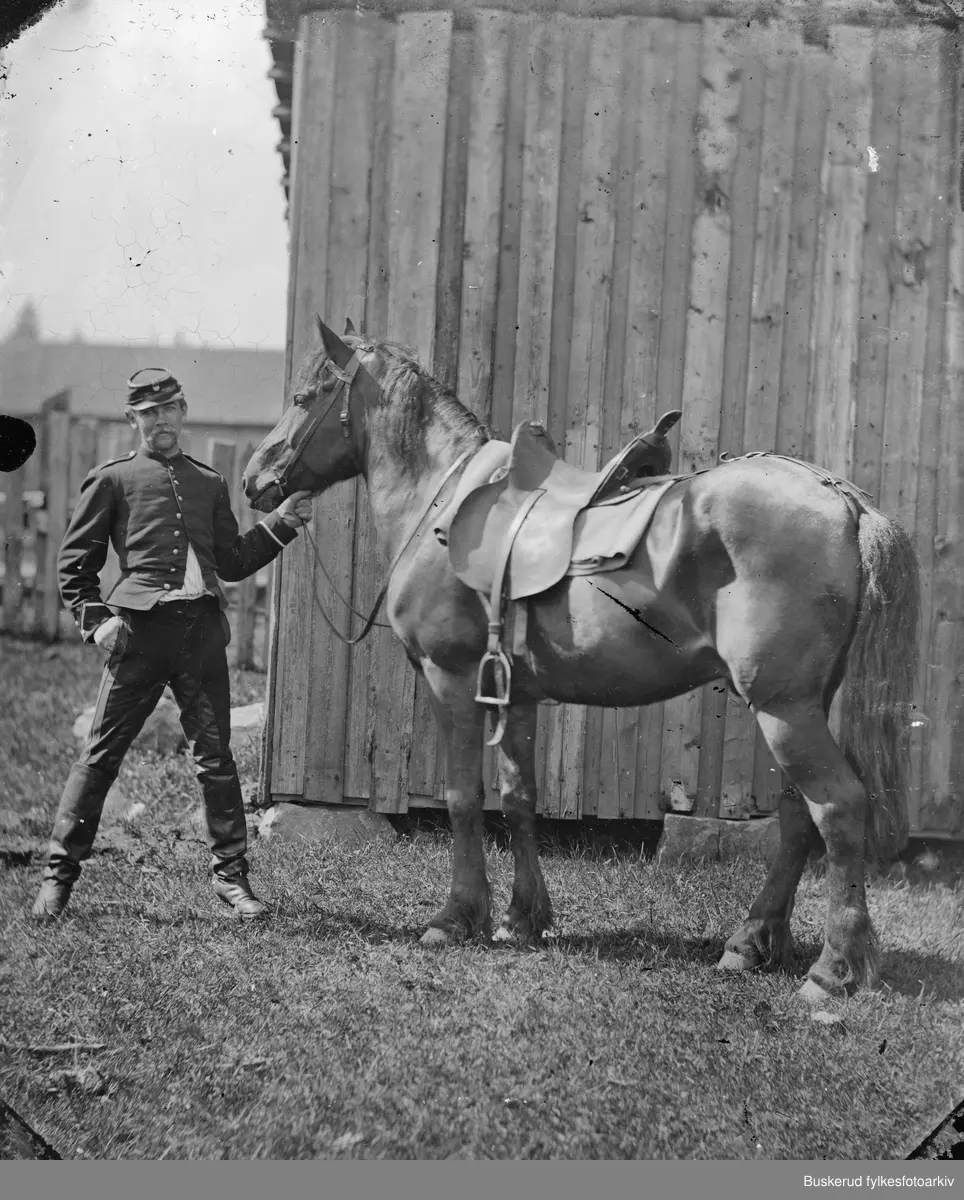 En militær med hest
ca. 1865