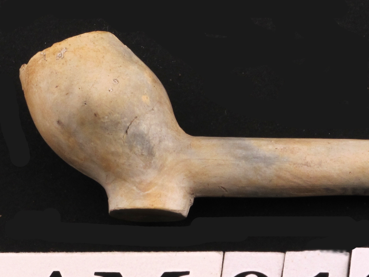 To skjold, Goudas bystempel./ to skjold i relieff med perlerand,/ r