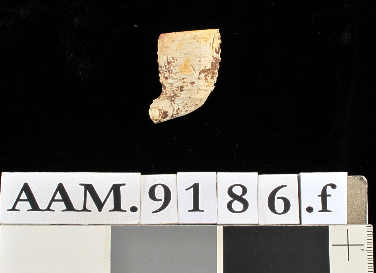 To skjold, Goudas bystempel./ to skjold i relieff med perlerand,/ r