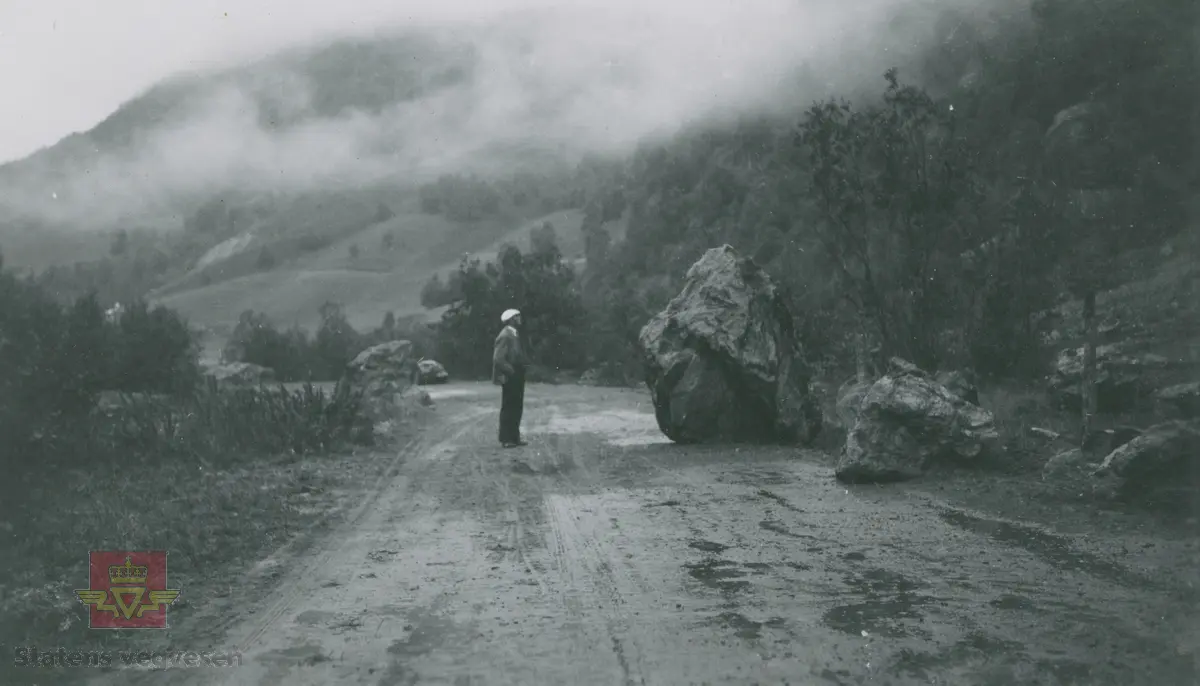 Album fra 1929-1943.  Bildet viser steinsprang ved Sulheim i Bøverdalen.