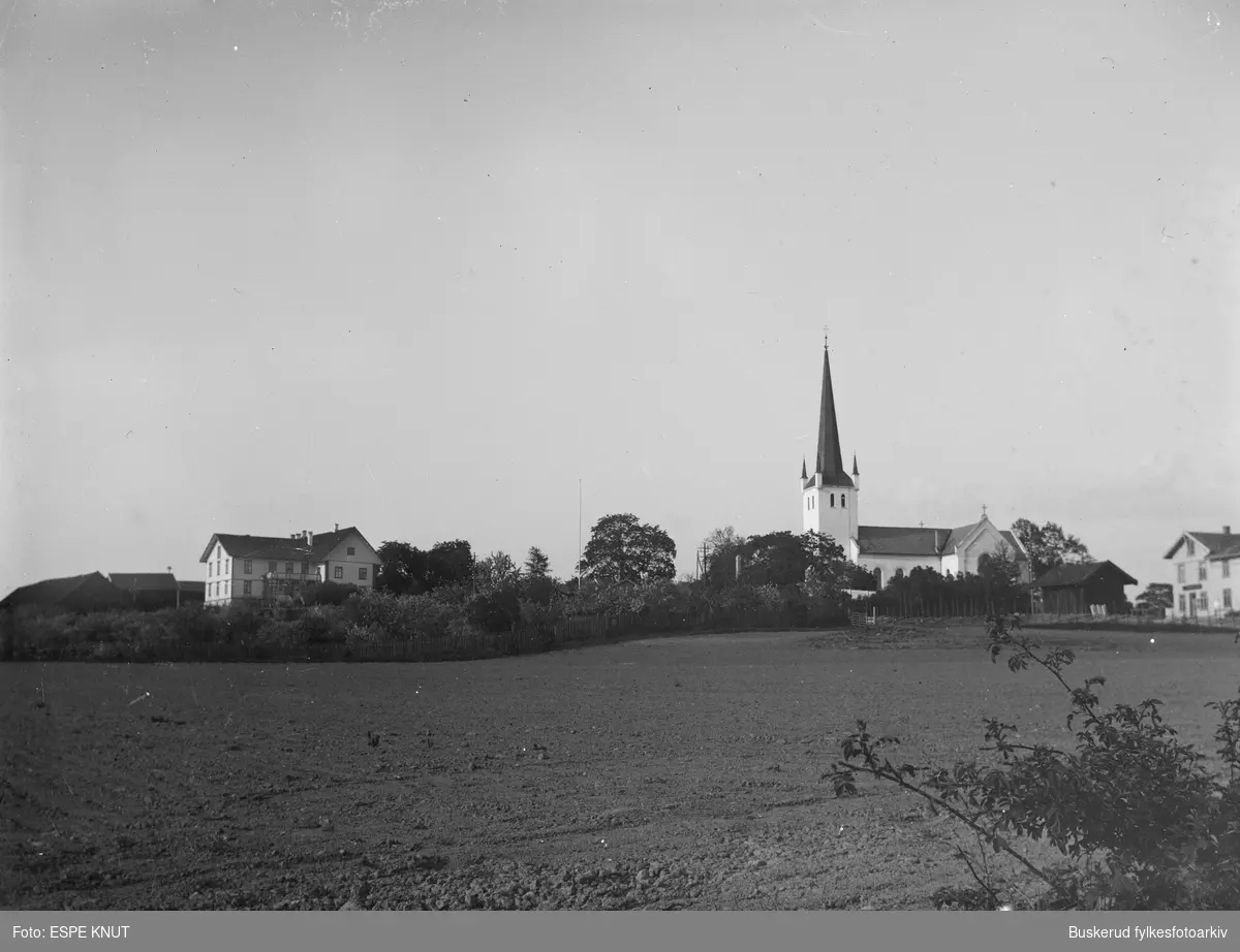 Norderhov, med Norderhov prestegård og middelalderkirken Norderhov kirke