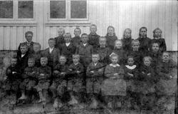 Skolebilde. Tjomsland skole.