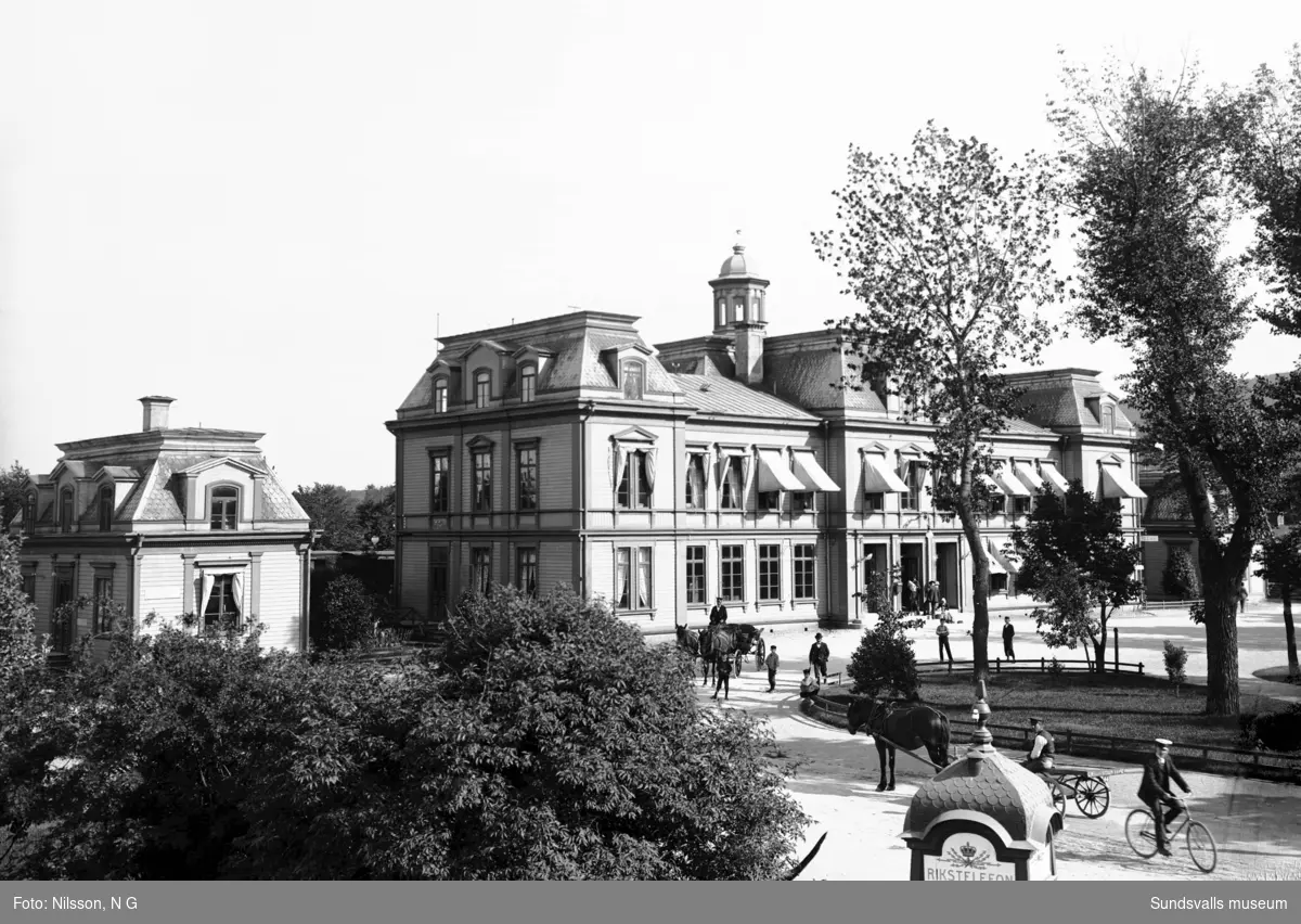 Gamla järnvägsstationen från 1874. Fotograferad från väster. Nu Kasino (2015). Den nya Centralstationen tillkom 1925.