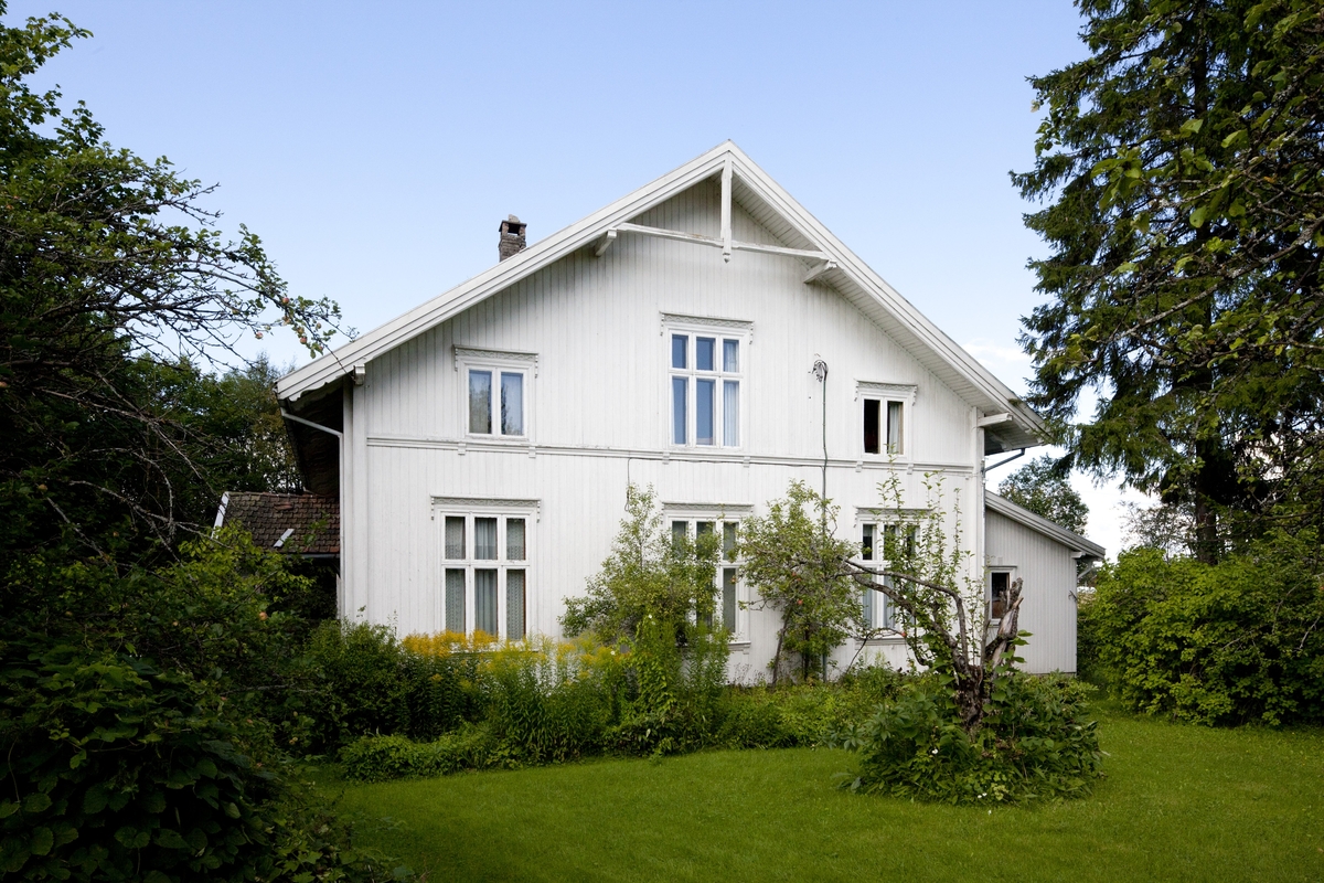 HØYENHALL SKOLE PÅ ASMYR