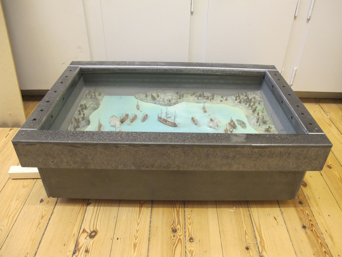Modelldiorama visande striden mellan en rysk och en svensk eskader vid Hangö udd den 27 juli 1714.