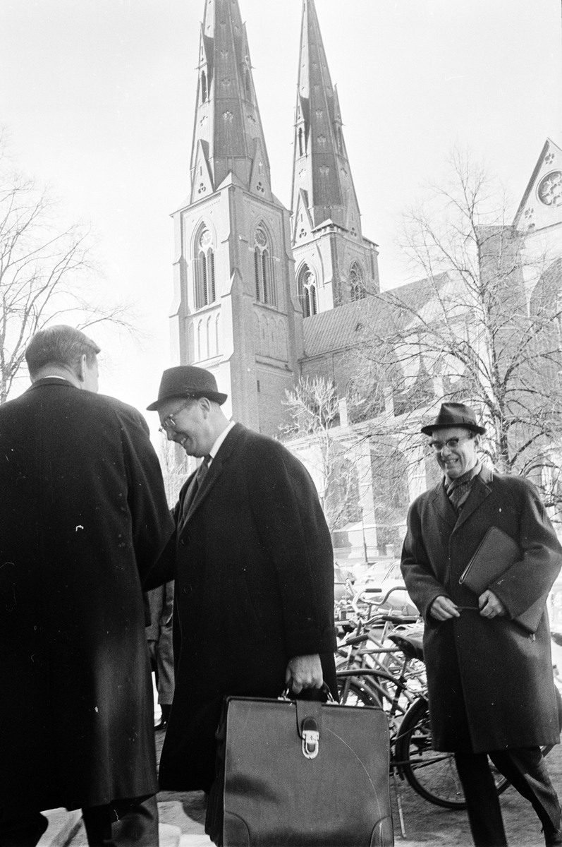 Personal från Handelsbanken, Riddartorget, Uppsala april 1967