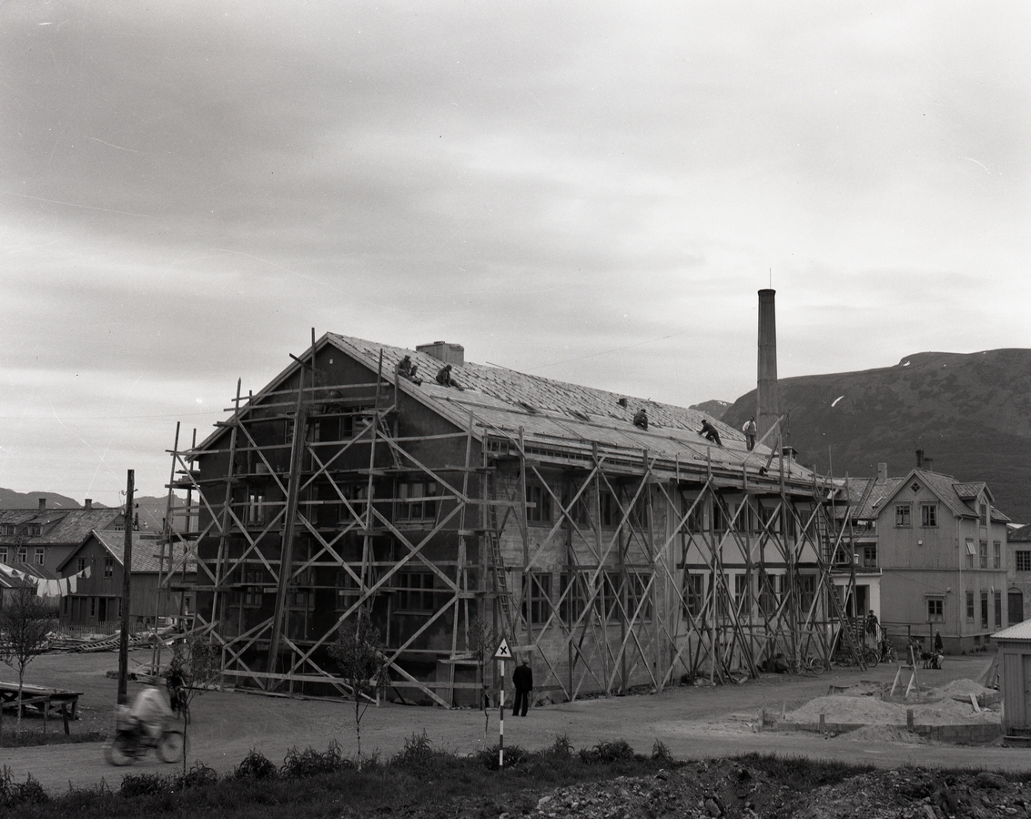 Sortland Meieri under ombygging 1954. Krysset mellom Skolegata og Kjøpmannsgata.