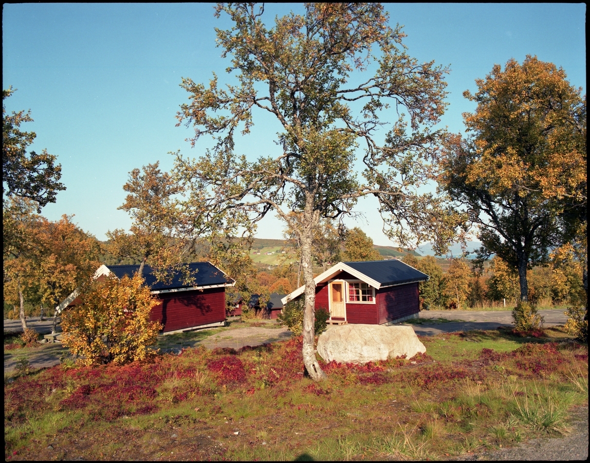 Sortland Camping, 1989. I bakgrunnen kan skimtes hus på Ånstad, nord for Sortland.