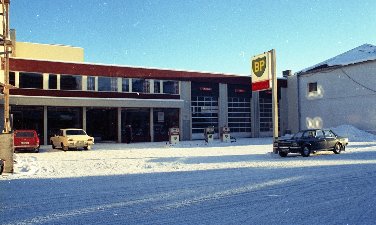 Yngve Steiros nye BP-bensinstasjon i Strandgata på Sortland 1973