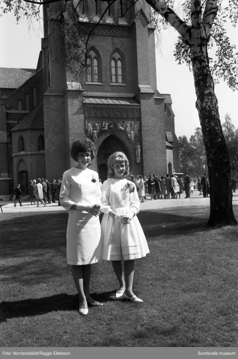 Konfirmation i GA-kyrkan. En av konfirmanderna är Kerstin Selin.