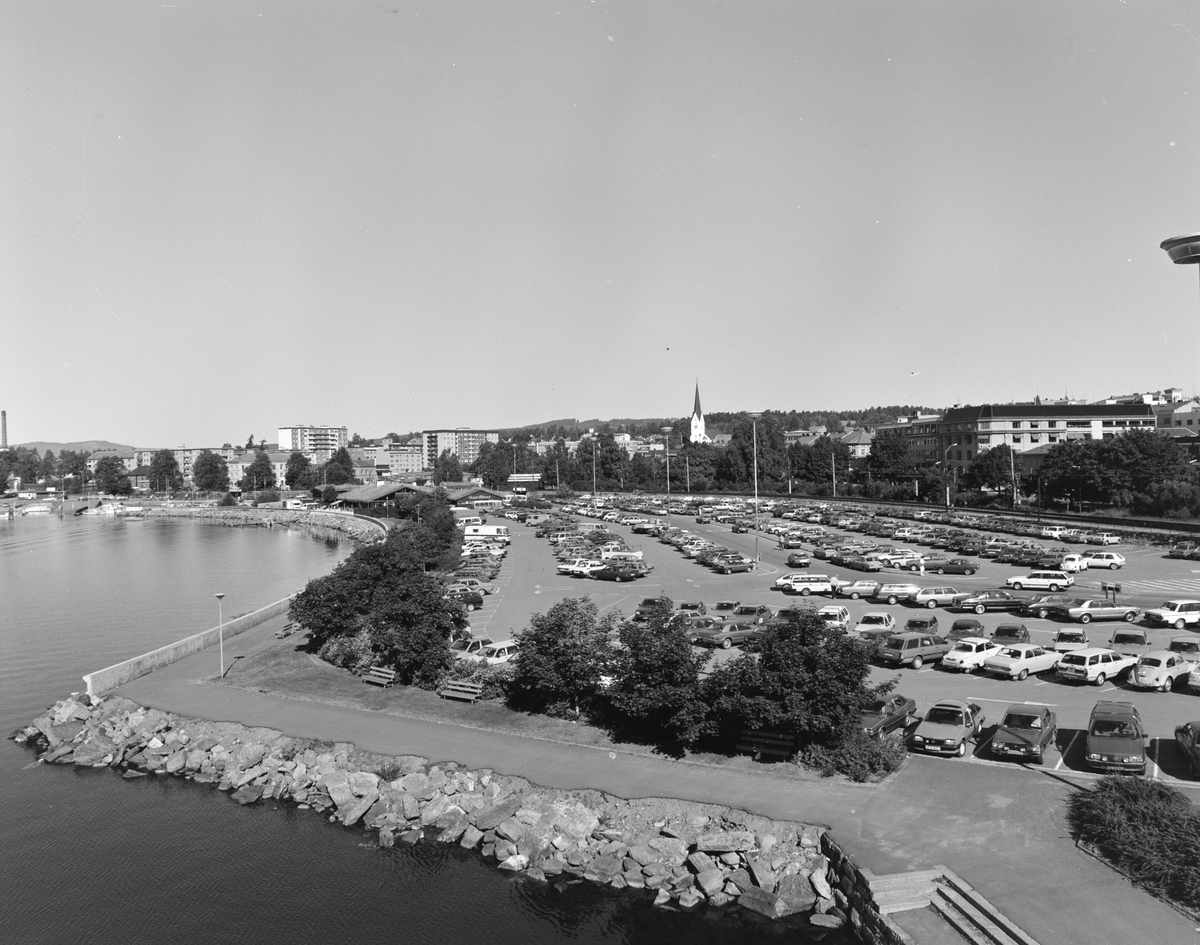 Hamar, panorama, åttemetersplanet, parkeringsplass, biler,Strandgata, Mjøsa,molo.