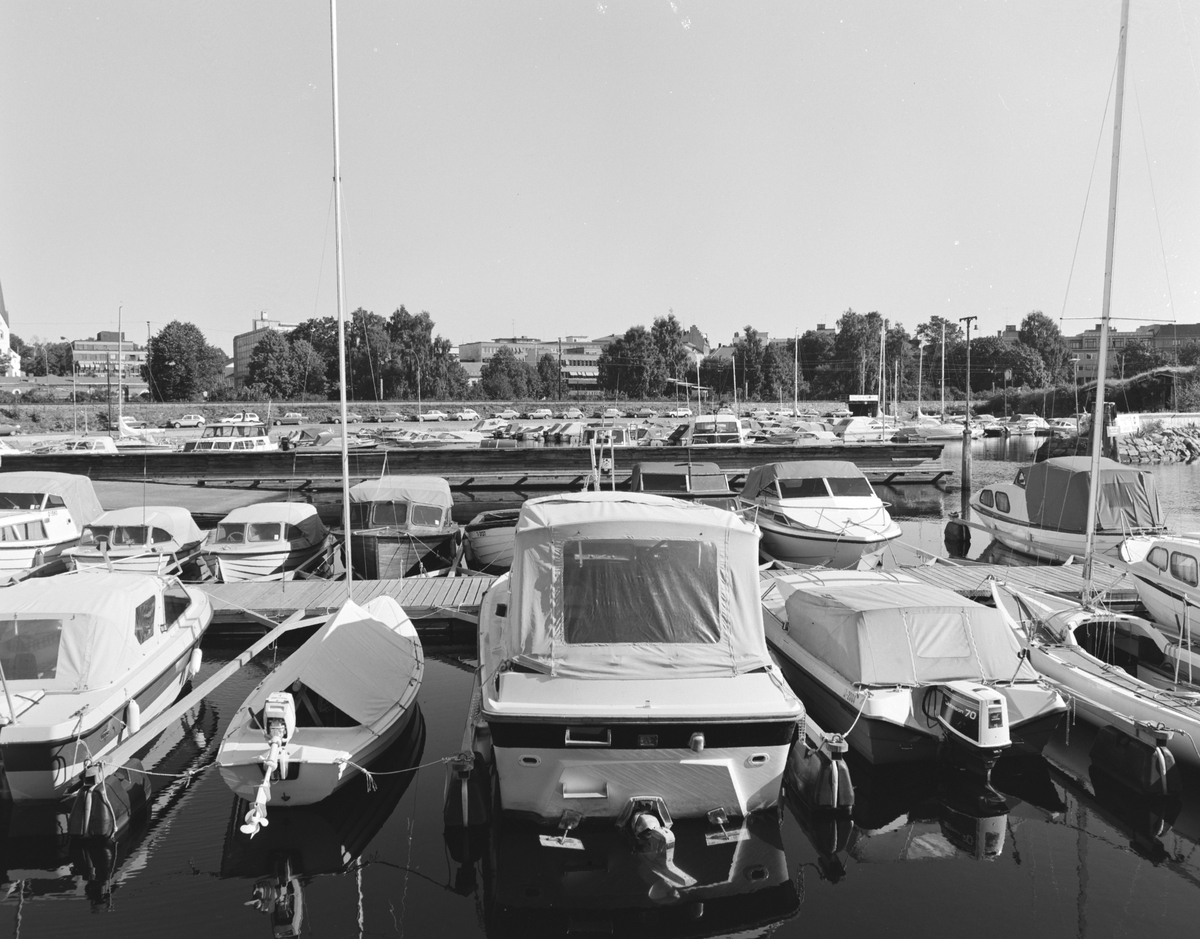 Hamar Brygge, småbåthavna, mjøsbåter,fritidsbåter. Mjøsa.
