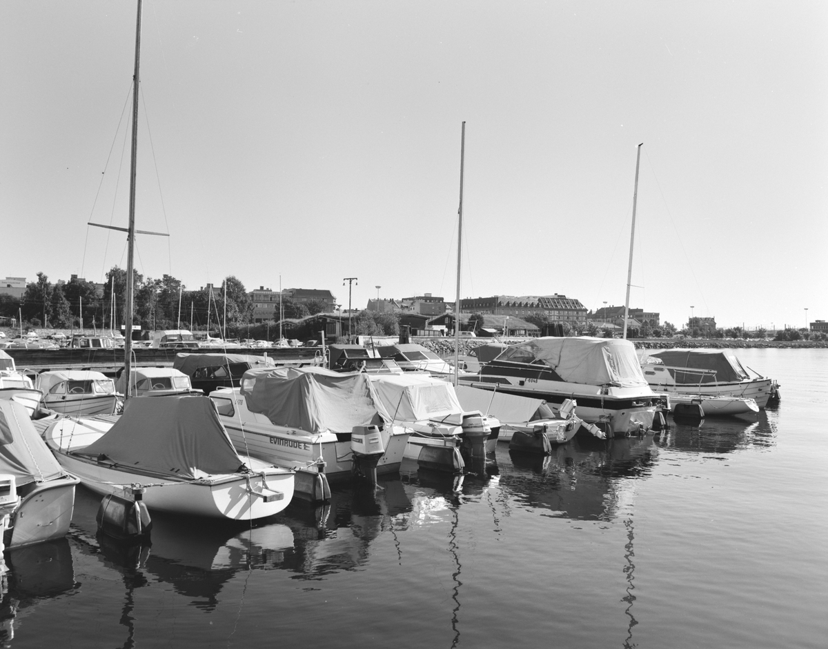 Hamar Brygge, småbåthavna, mjøsbåter,fritidsbåter. Mjøsa.