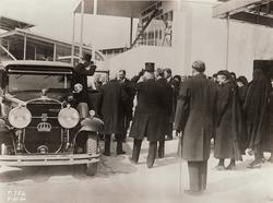 General Motors Nordiska AB. Kung Gustav V anländer till Stoc