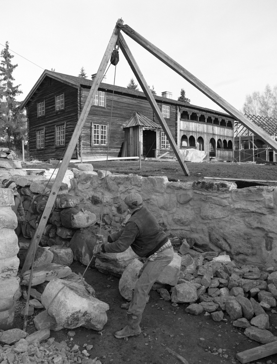 Hamar, Domkirkeodden, Åsgarden, muring av kjeller for oppføring av hovedbygningen fra Vartomten i Vang H, steinbryter, Oddbjørn Sagmo,