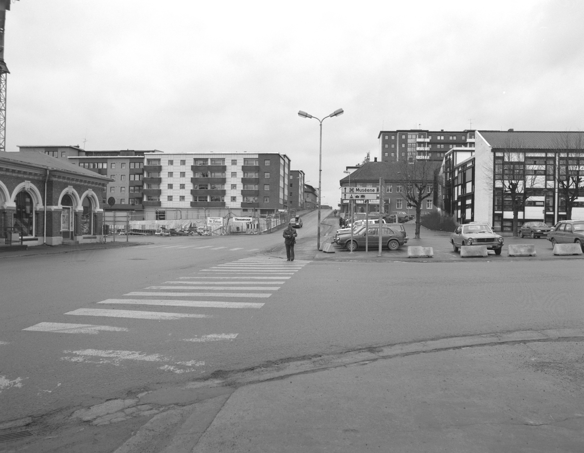 Storhamargata 12, Hamar, bygging av nytt kjøpesenter, forretningsbygg, grunnarbeid, forskaling, "Basarene" Oversikt.