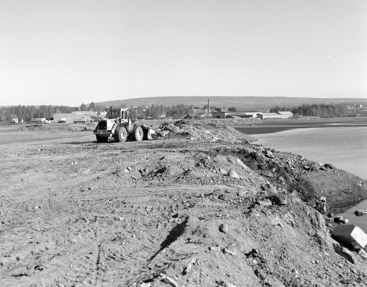 Åkersvika, Hamar. Utfylling i forbindelse med OL- utbygging, Vikingskipet.