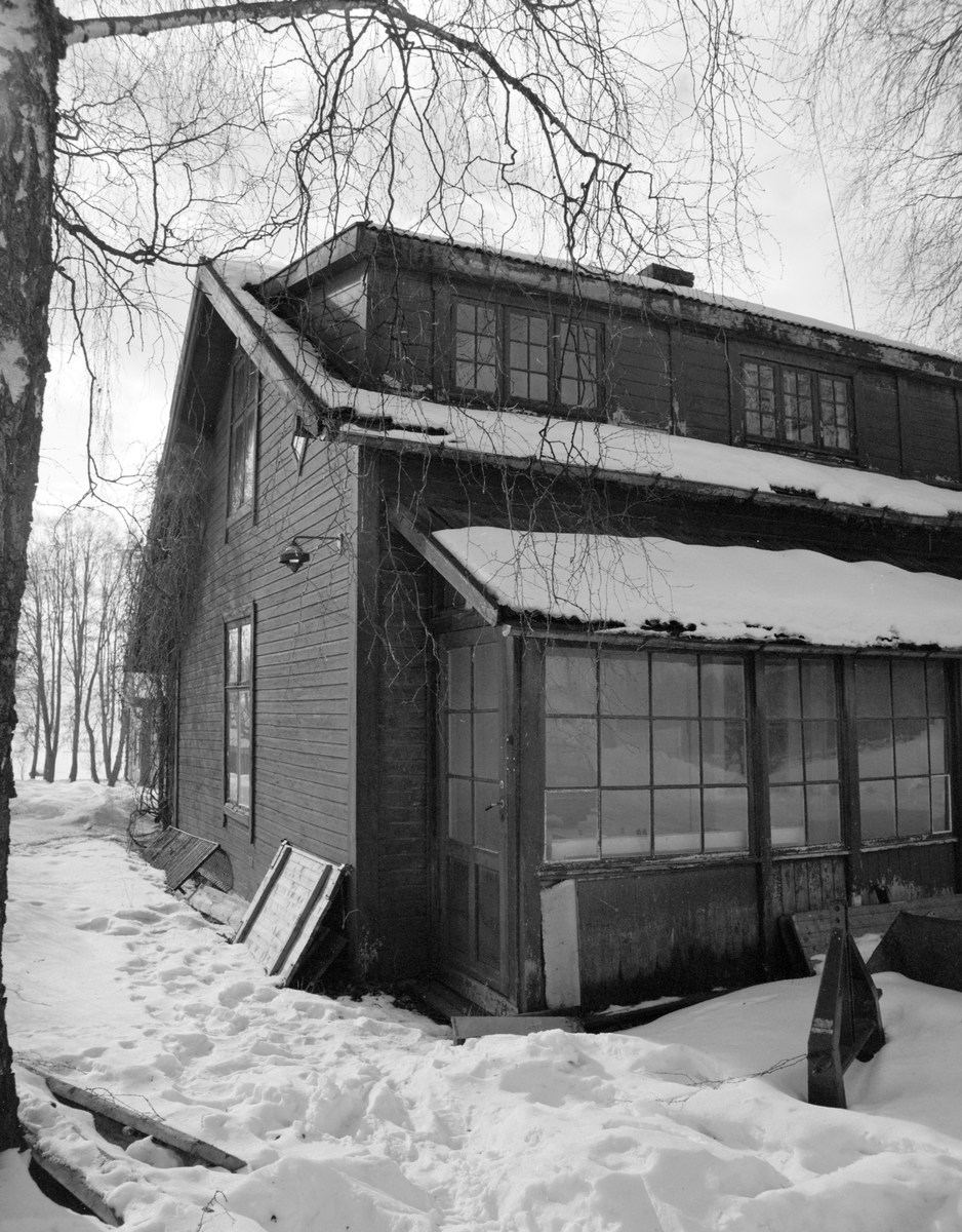 Jønsrudbygningen, Domkirkeodden. Dokumentasjon før riving, vinter.
HDH.88.