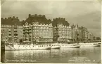 Skärgårdsångare vid Strandvägskajen, Stockholm. Vykort.