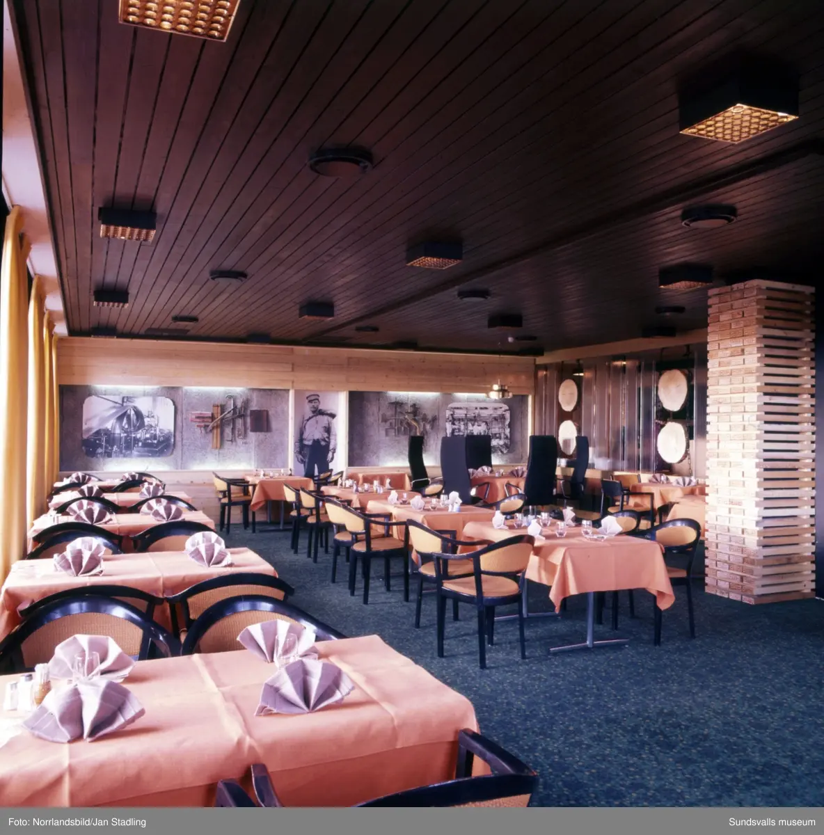 Esso Motor Hotell i Bydalen. Interiörbilder från matsalen.