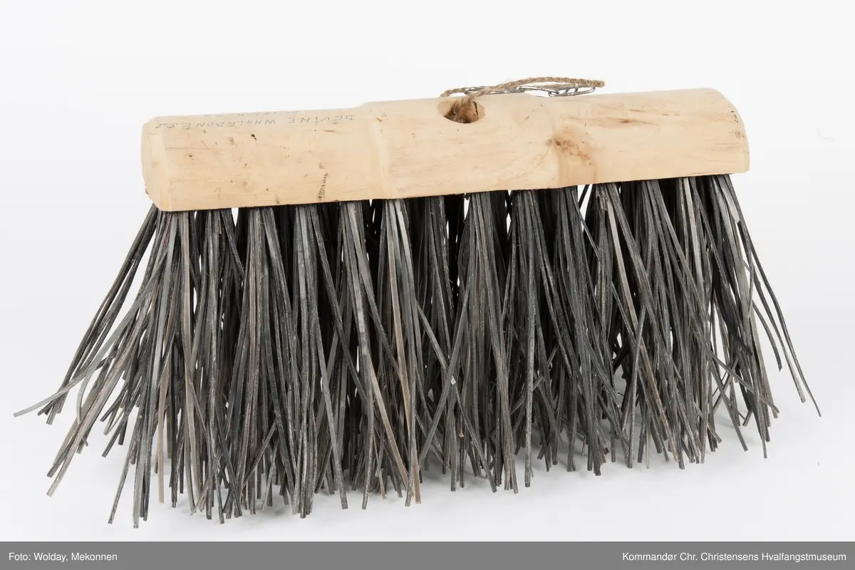 Feiekost, fremstil av hvalbardeplate,