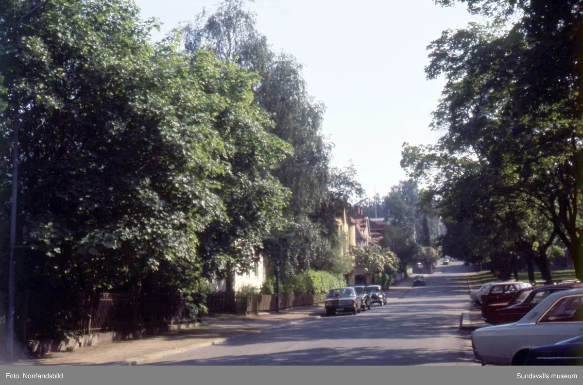 Kvarteren vid Bergsgatan, Esplanaden, Östra Långgatan och Nybrogatan där hela kvarteret Debet ska rivas för bygge av Folkets hus, hotell och bensinstation.