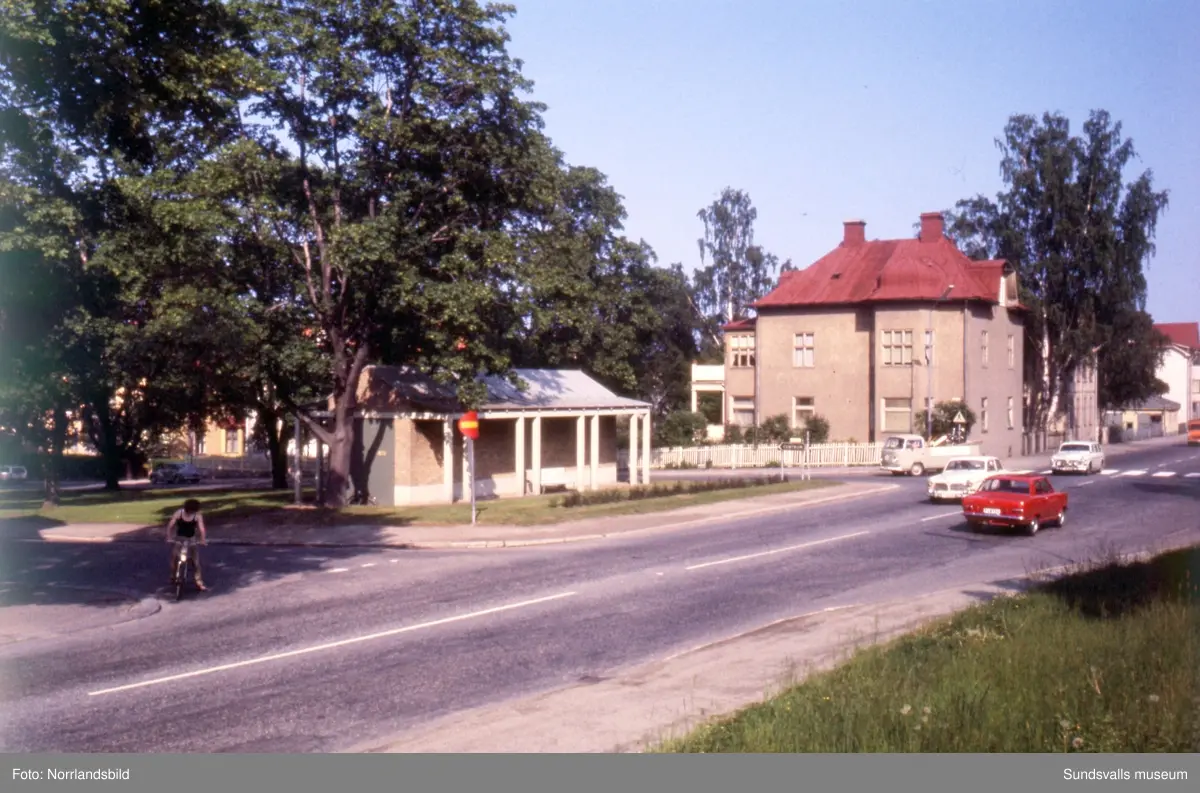 Kvarteren vid Bergsgatan, Esplanaden, Östra Långgatan och Nybrogatan där hela kvarteret Debet ska rivas för bygge av Folkets hus, hotell och bensinstation.