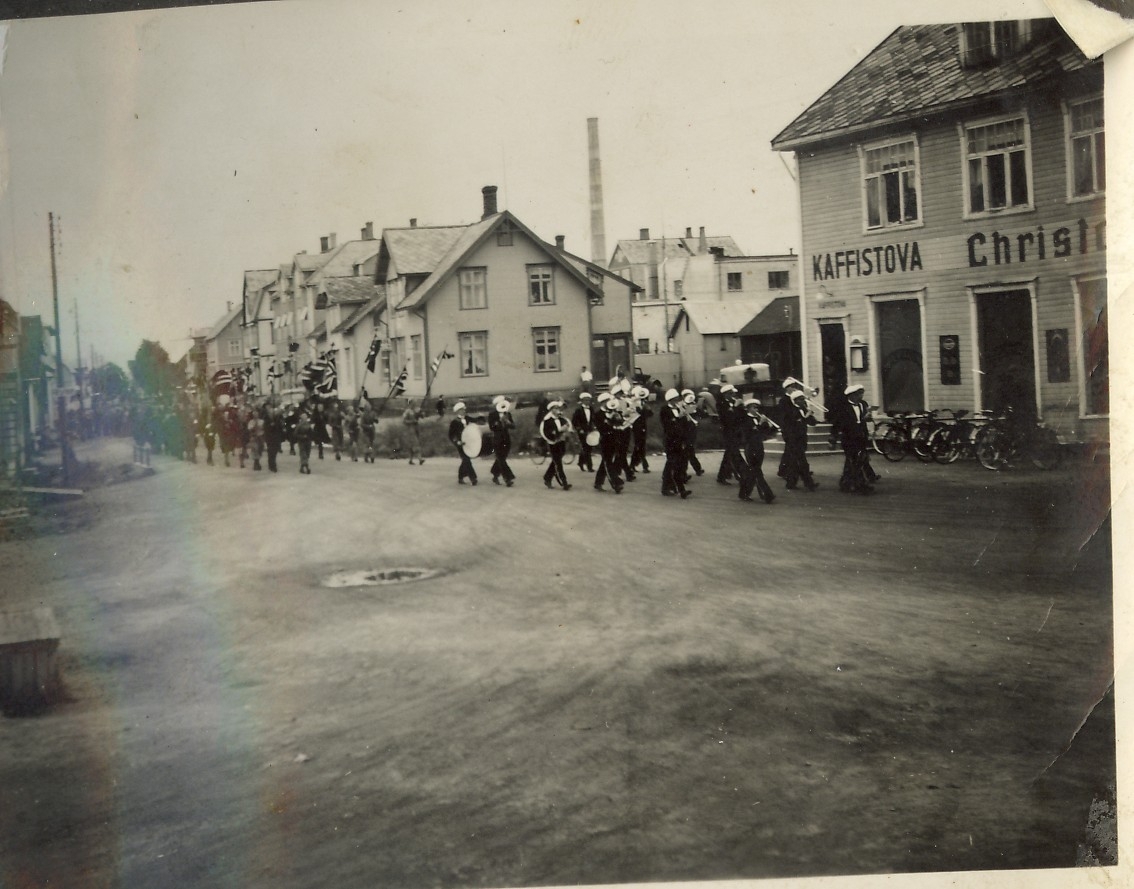 Strandgata på Sortland, antakelig 17. mai 1938