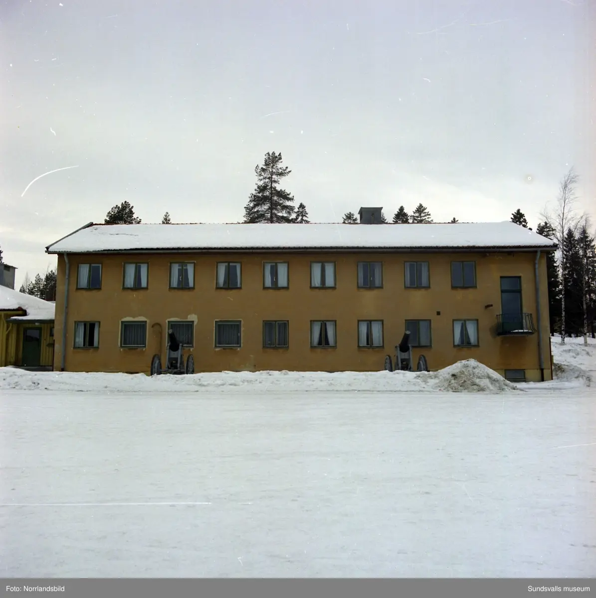 Exteriörbilder på byggnader vid Lv5 i Sundsvall.