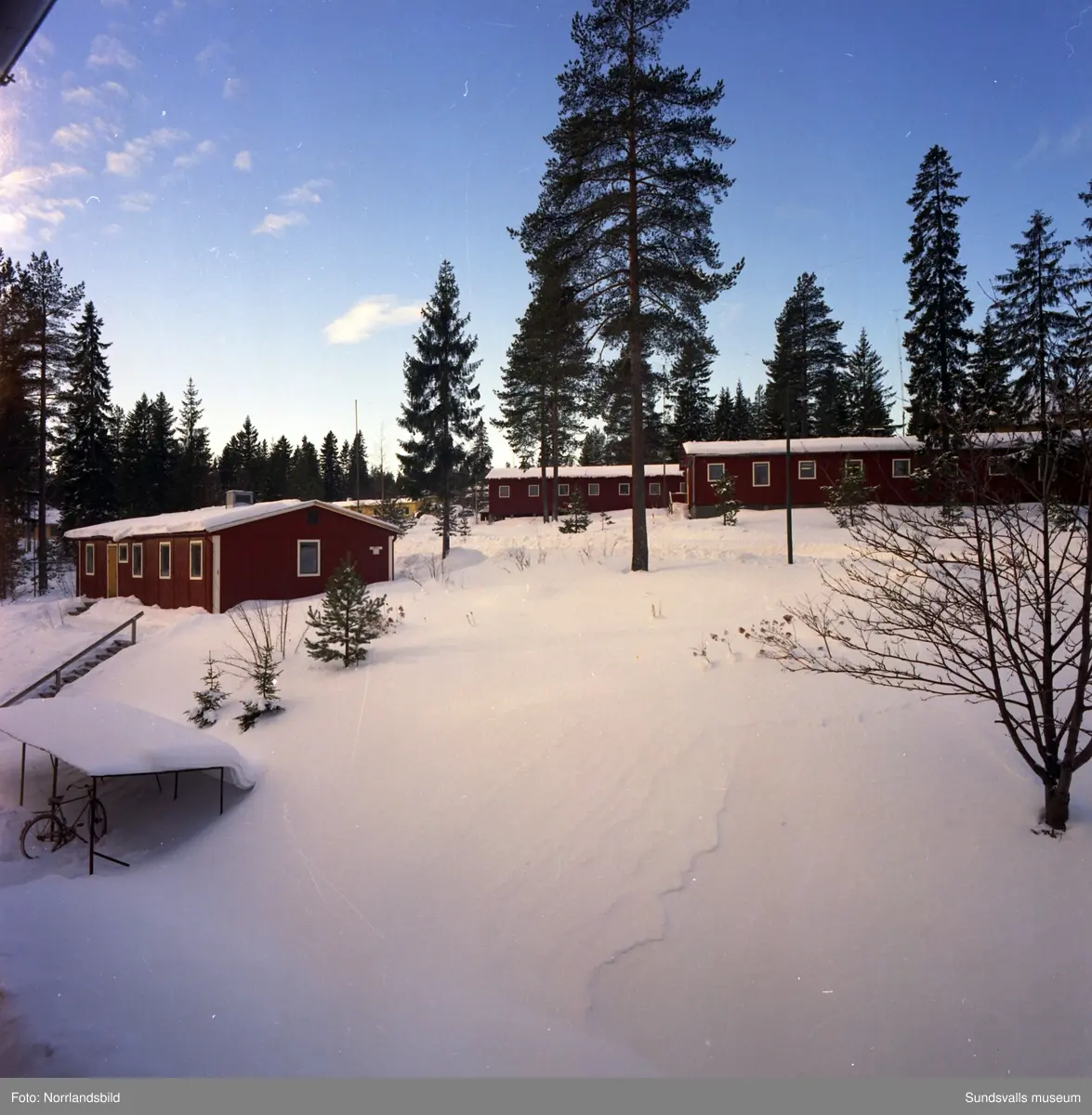 Exteriörbilder på byggnader vid Lv5 i Sundsvall.