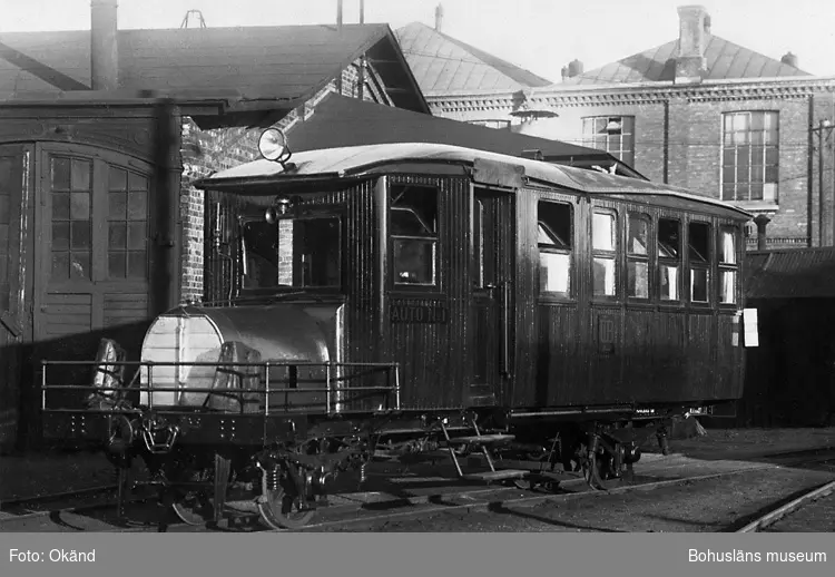 Motorvagn Auto 1 efter förlängningen 1927.