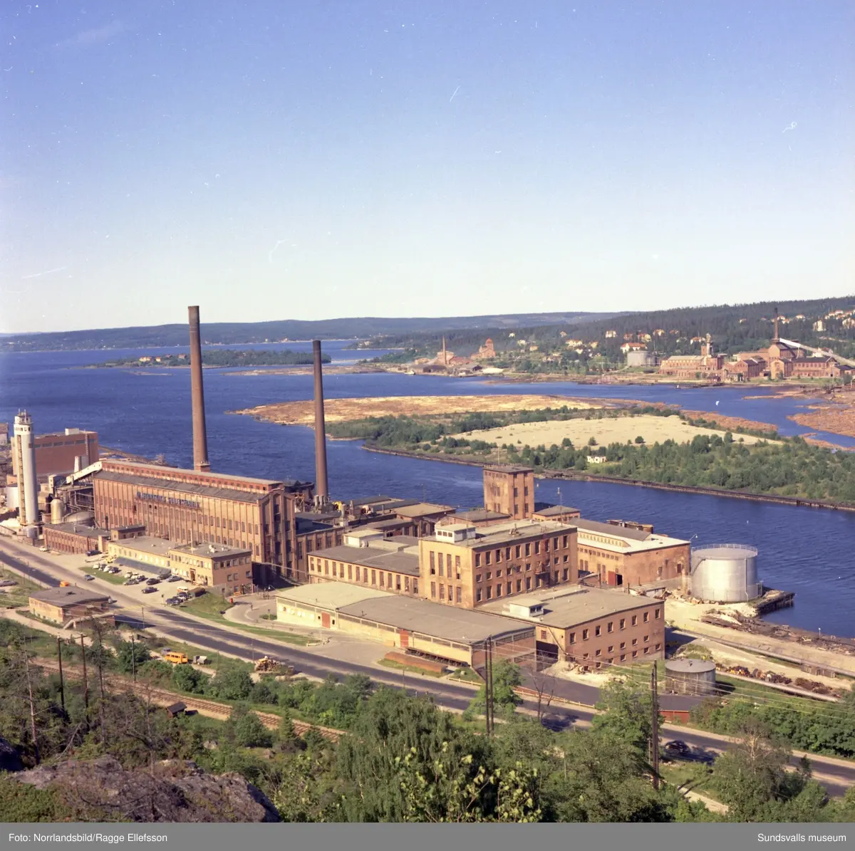 Svartviksbuktens industrier. Svartvik, Essvik, Nyhamn, Klampenborg, Sandslån.