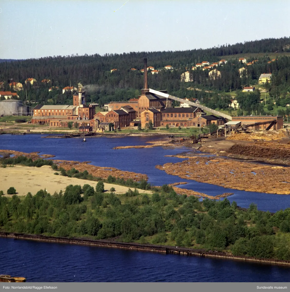 Svartviksbuktens industrier. Svartvik, Essvik, Nyhamn, Klampenborg, Sandslån.