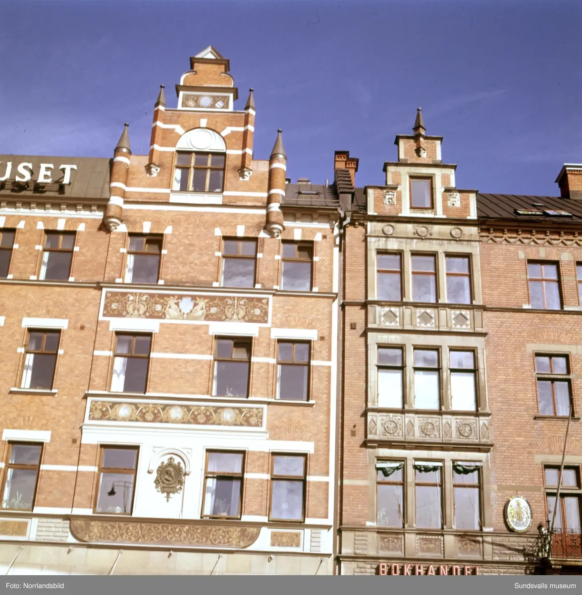 Bilder från Stenstaden. Gustav II Adolf-statyn, Vängåvan, med mera.