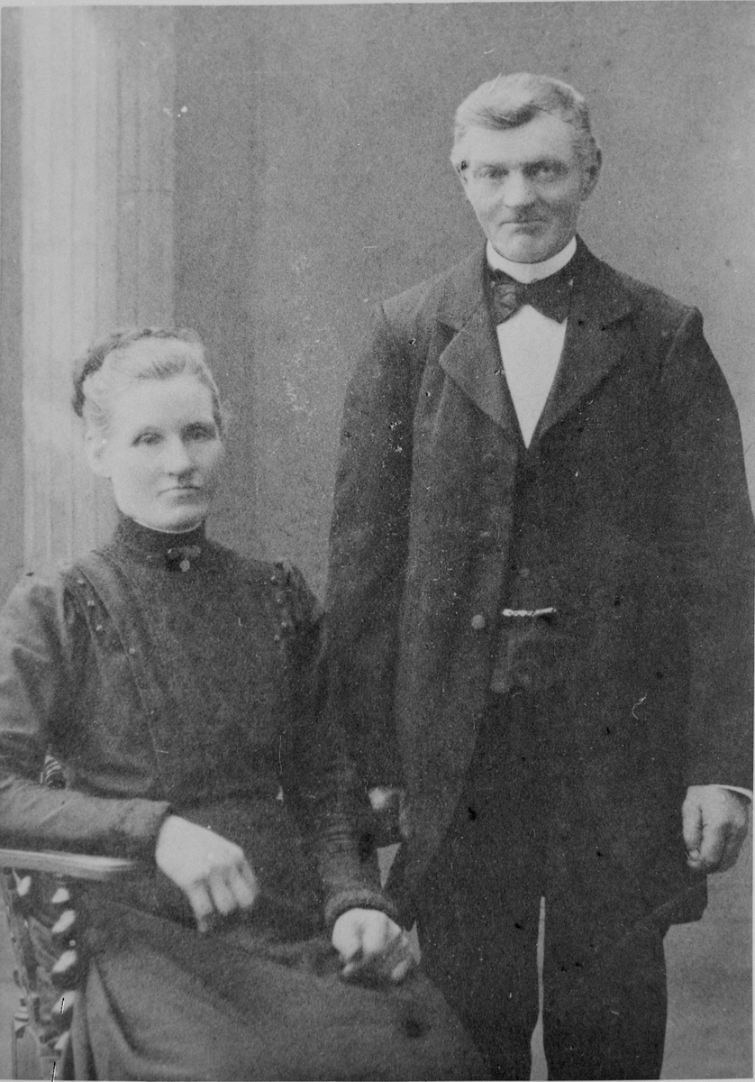 Anne Helene f. 1855 og Martin Holtop f. 1845.